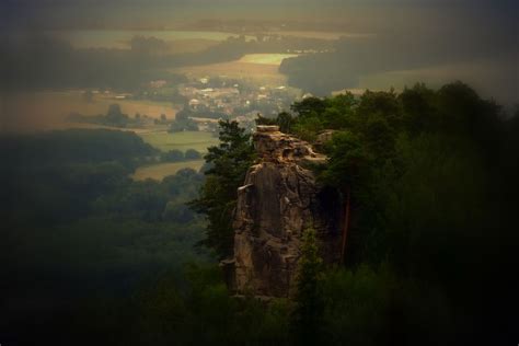Fair, nachhaltig und ökologisch produziert. Ausblick in das Tschechische Paradies Foto & Bild | wald ...