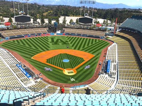 Ahead Of Mlb All Star Game Dodger Stadium Concession Workers Threaten