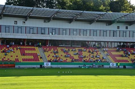 Die vereinsdaten, mitgliederzahl und die bisherigen erfolge von sv elversberg. Ursapharm-Arena an der Kaiserlinde - Stadion in Spiesen ...