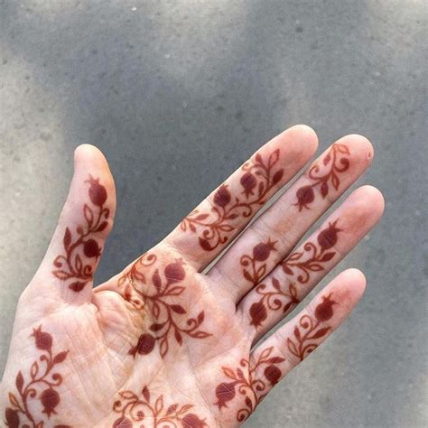Deia Siegmann Hennavagabond On Instagram Looooooveeeeeee My Hand Unique Henna Small