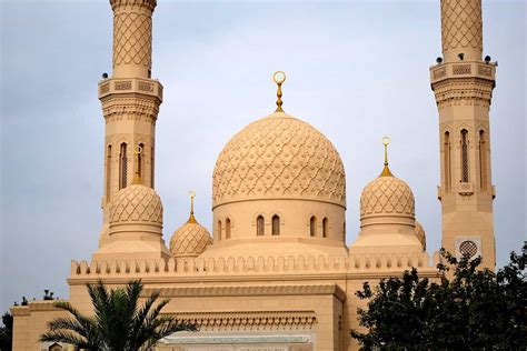 The Glorious Jumeirah Mosque In Dubai Travel Plan Dubai