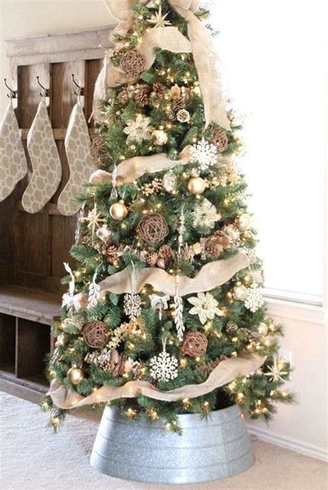 25 Cozy Rustic Christmas Tree Decor Ideas Shelterness