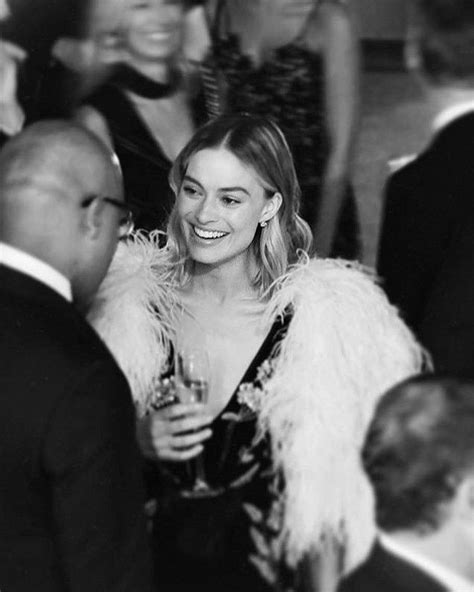 Margot Robbie Want More Follow Pinterest Aprilinsane I Dont Own