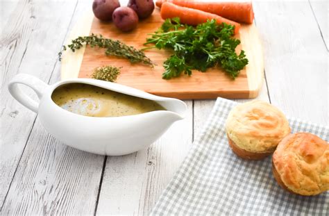 Whisk the water and fody's low fodmap chicken soup base together in a saucepan and bring to a simmer over medium heat, whisking once or twice continue to cook, whisking occasionally, until your low fodmap gravy begins to thicken. Traditional Low-FODMAP Gravy Recipe; Gluten-free | Rachel ...