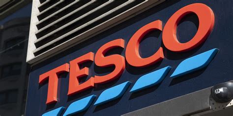 Tesco Plastic Bottle Machines Pay Customers To Recycle