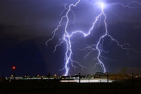 50 Beautiful Lightning Photos · Pexels · Free Stock Photos