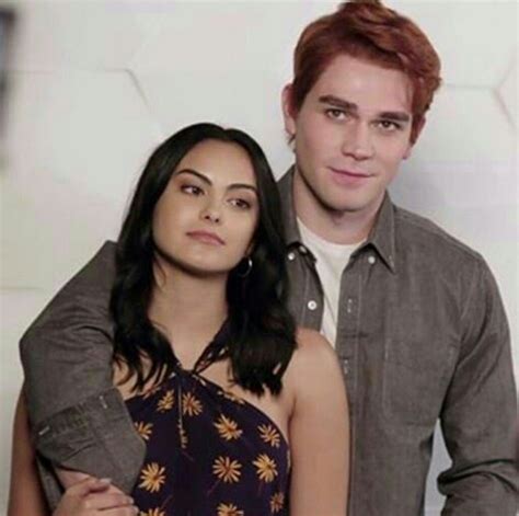 Actor kj apa and his model girlfriend clara berry announced the couple is expecting their first baby in an adorable instagram post. Los amo!! 💙💙 | Riverdale archie and veronica, Riverdale ...