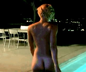 Naked Brittany Daniel In Joe Dirt Hot Sex Picture