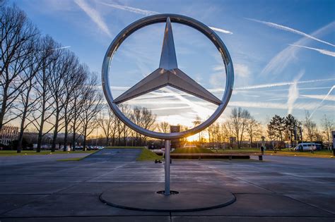 Daimler VW China Geschäft rettete Autobauer in 2020 Business