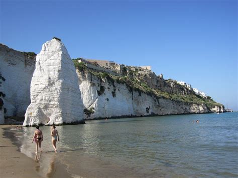 Vivosa apulia resort, portoselvaggio resort, hotel solara, blu salento village, pugnochiuso hotels, country resort città bianca, villaggio maritalia, park hotel valle clavia, riva marina resort, hotel cala del turco, hotel isola di pazze, dolmen sport resort, hotel. Cartina Gargano Puglia | Vieste, Gargano, Puglia, Italy ...