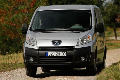 Peugeot Expert 227 L1H1 2.0 HDi 163 - 🚗 car technical specifications