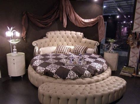 27 Ideas To Jazz Up Your Bedroom With Round Beds And Relax In Style