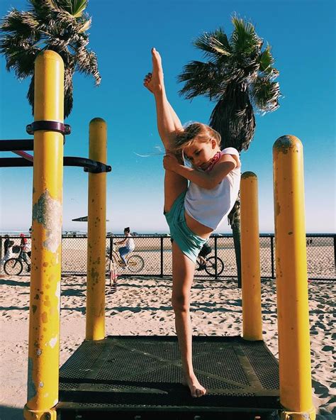 karolina protsenko on instagram because i love gymnastics 🤸‍♂️ violin pics gymnastics