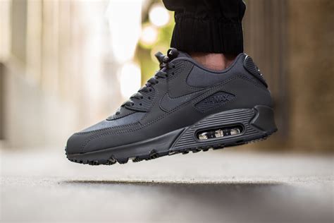 Nike Air Max 90s All Black Ambassade Et Mission Permanente Du Bénin à