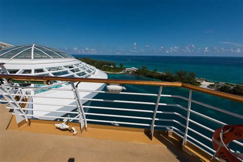 Sun Decks On Royal Caribbean Oasis Of The Seas Cruise Ship Cruise Critic