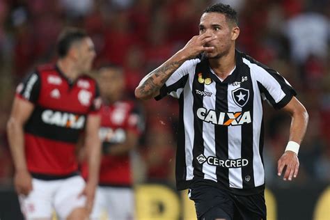 Chaque canal est détachée à son source. Grêmio contrata atacante do Botafogo - Giroesportesnews