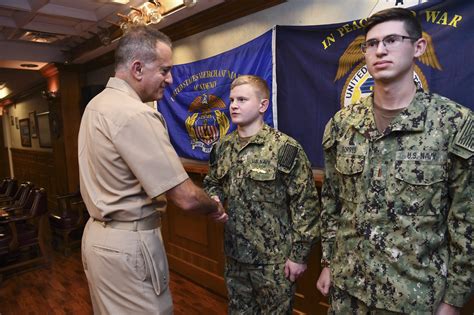 Head Of Merchant Marine Academy Visits Us 5th Fleet Us Naval