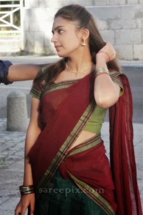 nazriya nazim in half saree from naiyaandi movie