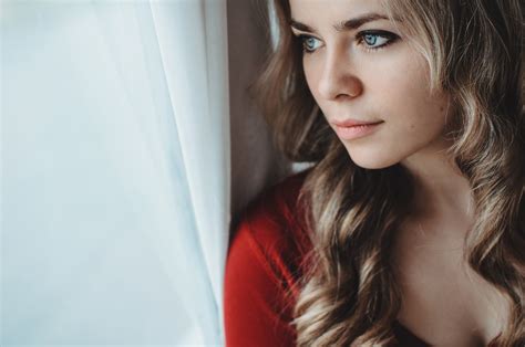 bakgrundsbilder ansikte kvinnor modell porträtt långt hår blåa ögon brunett röd vågigt