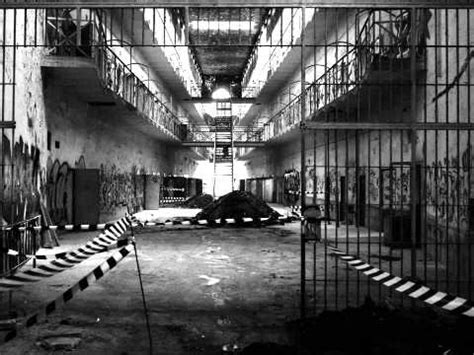 Check out ekkaia's art on deviantart. Ekkaia - Secuestradxs por los deseos conformistas del ...