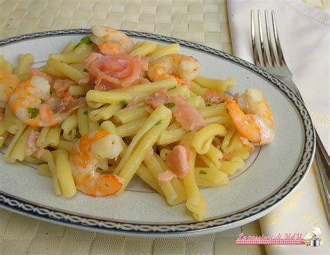 Un primo piatto facile e veloce, super cremoso, con aggiunta di panna! Primi piatti con il salmone | Le passioni di MAM