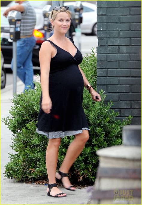 Reese Witherspoon Is Healthy And Fine Report Photo 2707313 Pregnant