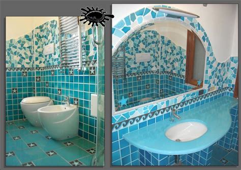 Rivestire un bagno in pietra è la soluzione perfetta per creare un ambiente funzionale ed elegante, sia per chi vuole ottenere un bagno contemporaneo e minimalista che un ambiente classico o rustico. LAVA PREZIOSA s.a.s. di Rapicano Vincenzo & C ...
