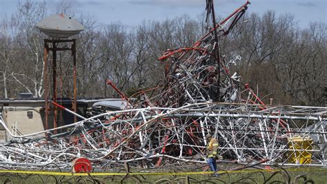 TV tower collapse in Fordland, Mo., leaves 1 dead, officials say