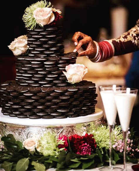The Oreo Wedding Stack Looks Fabulous As An Alternative Wedding Cake Idea Alternativewedding
