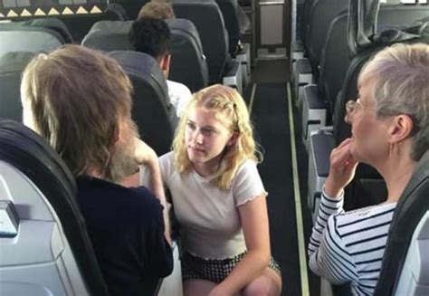 This Kind Teen Used Sign Language To Help A Deaf And Blind Man On A Flight