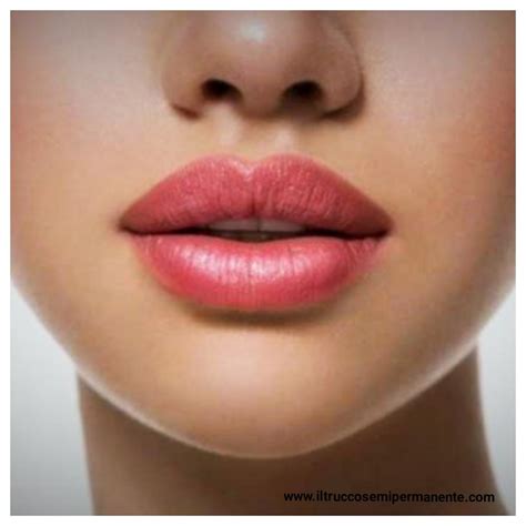 Kissum Sculpting Lipslabbra Seducentivolume Effetto Lip Gloss