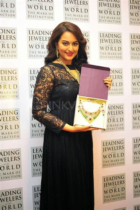 Sonakshi Sinha Unveils The New Collection From Ddamas