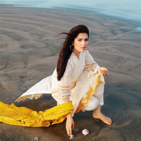 Beautiful Actress Ayeza Khan Latest Photoshoot Dramaspice