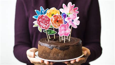 When it comes to the most useful and the best cake toppers around, here is a list of our. Top 5 DIY Mother's Day Cake Ideas all with FREE Printable ...