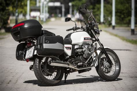 Get the latest specifications for moto guzzi v7 classic 2011 motorcycle from mbike.com! Moto Guzzi V7 Classic 750 cm3, 2011 god.