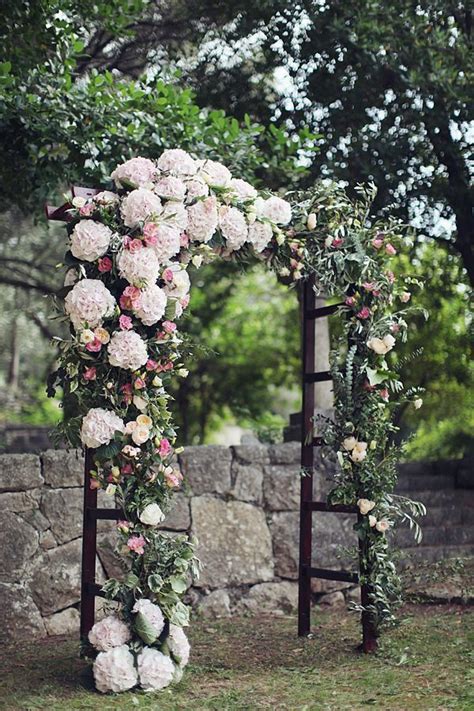 How To Decorate Your Vintage Wedding With Seemly Useless Ladders