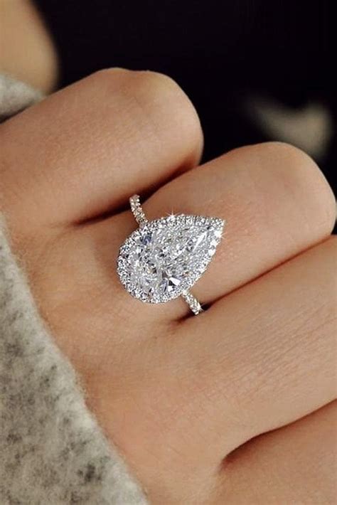 21 Stunning Pear Shaped Engagement Rings | Oh So Perfect Proposal