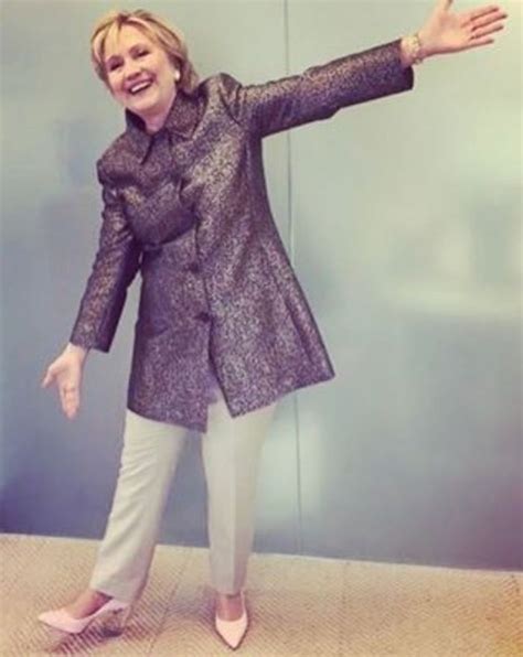 Hillary Clinton Este Muza Colecției De Pantofi Lansate De O Artistă Celebră