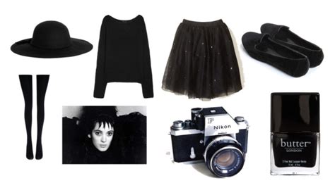 A goth cosplay favorite, beetlejuice's lydia deetz is a fan of fashionable darkness. Lydia Costume Idea 2 | Beetlejuice costume, Lydia deetz costume, Beetlejuice costume diy