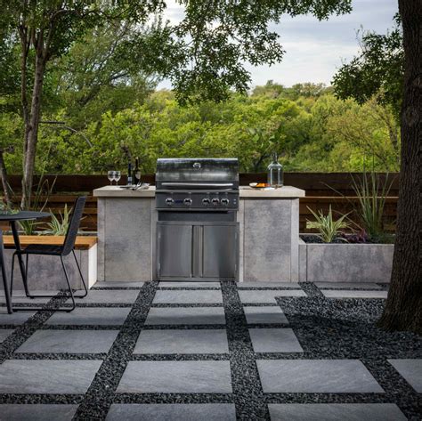 Using Belgard Artforms For Outdoor Benches Fire Pits Kitchens And More