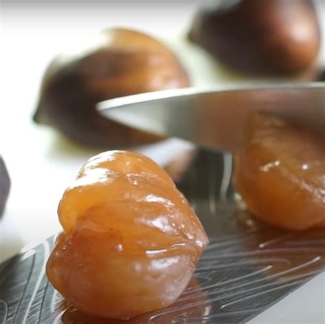 Cuisine la recette de Cyril Lignac pour des marrons glacés fondants