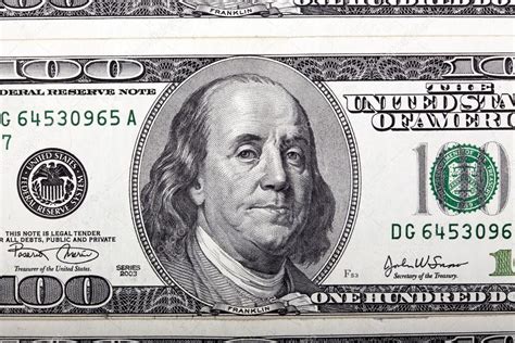 Benjamin Franklin 100 Dollar Bill Portrait — Stock Photo © Eldadcarin