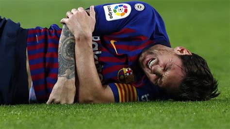 Fc Barcelone Lionel Messi Se Blesse Au Bras Droit Liga Vidéo Rds Ca