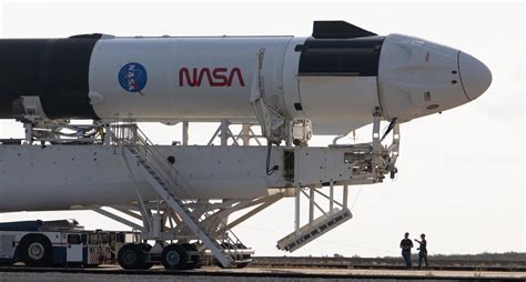Nasa Awards Spacex 5 Extra Contracts To Launch Dragon Astronauts