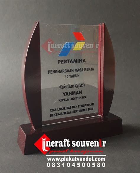 PLAKAT AKRILIK MURAH BERBAGAI MACAM MODEL CUSTOM