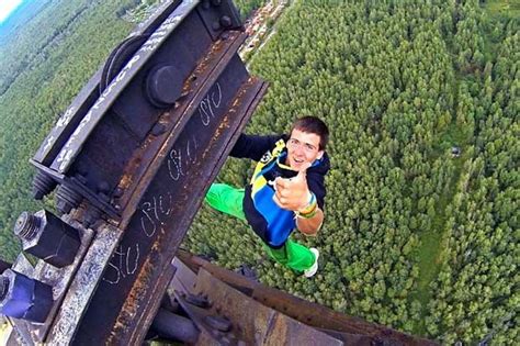 Dont Look Down Daredevil Performs Death Defying Extreme Workouts