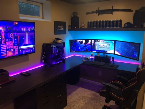 New Pc Build Deserves New Photos Small Game Rooms Computer Gaming