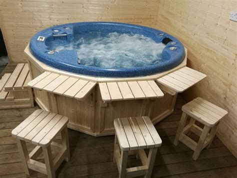 Hot tubs offer some incredible benefits for body aches and stress. Used Hot Tub (Outside Refurbished) "spaform Spa" Uk ...