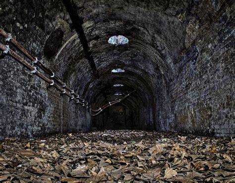 One Of The Abandoned Catacombs Of London In 2020 Catacombs