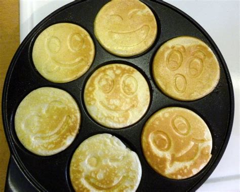 Appareil Cr Pe Po Le Pancakes Avec Smileys Opa